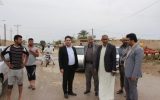 بازدید مدیر کل بیمه سلامت خوزستان از روستای سیل زده گوریه شوشتر